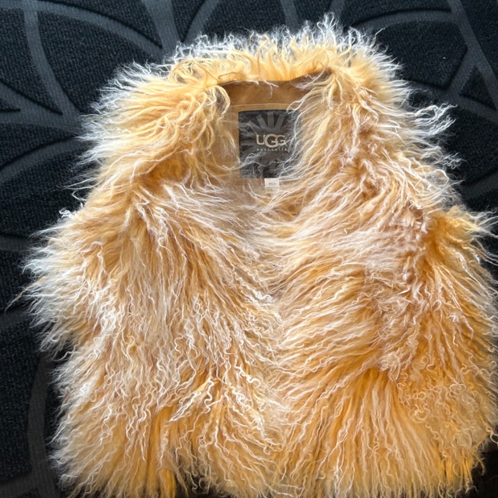 Ugg Australia Soft Pearl Beige Tibetan Mongolian Lamb Fur Vest in size XS/S, New - Picture 10 of 10